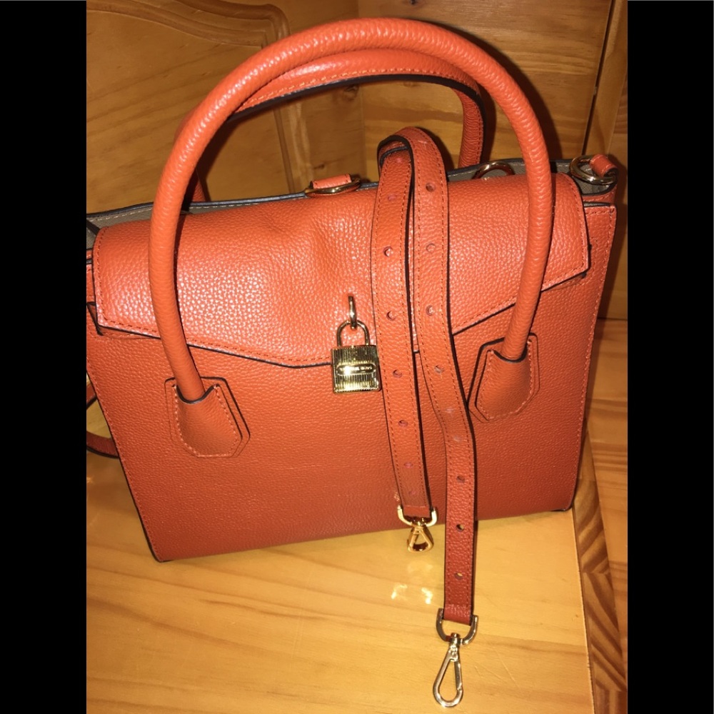 ⭐️⭐️⭐️⭐️4X HOST PICK⭐️⭐️⭐️⭐️ NWT 💯 Authentic Michael Kors All-In-One Bag - Picture 10 of 16